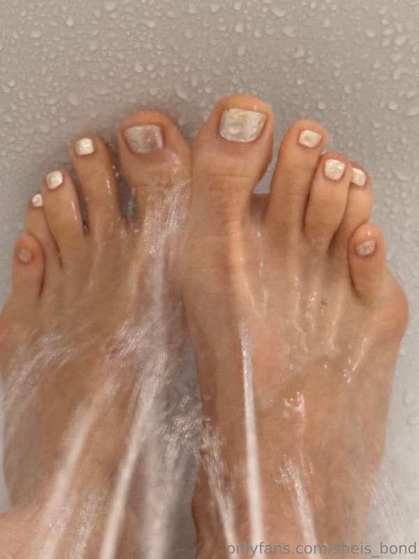 Dreaming about feet massage right now.. 😏