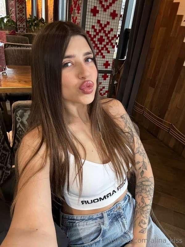 Sweet lips there beckon, and what beckons you?😋
