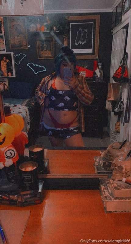 hi bbys sorry i been a busy lil beaver 
threw a party for th..