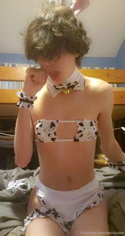 Won't you milk me, Mr farmer? 💋
