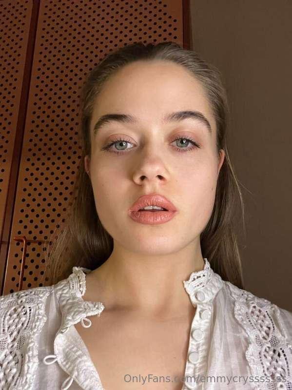 @roksalana18 is new to OF and hopes to find a real connectio..