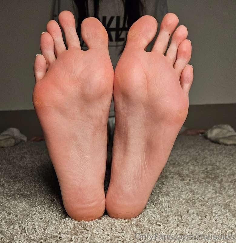 how weak do my sexy big soles make you?