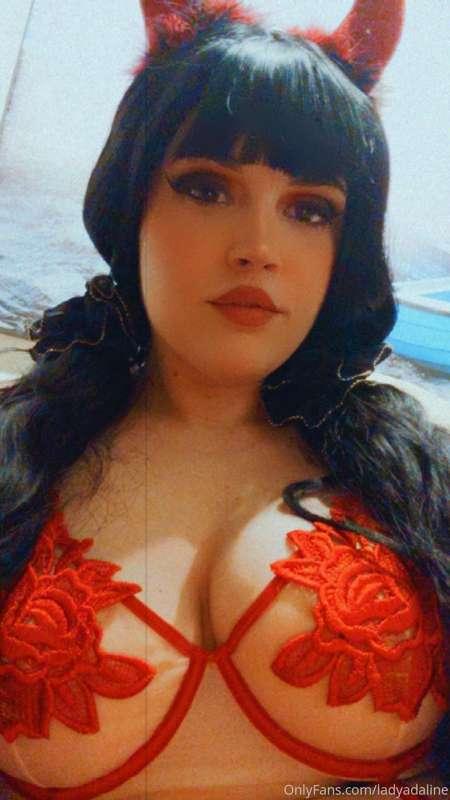 I put together this succubus costume ☺️