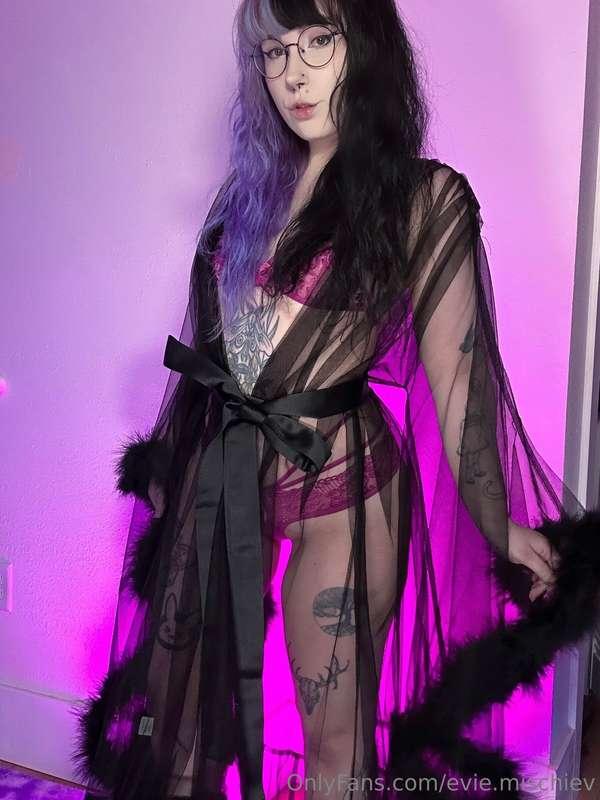 Break the rules, break my soul, break my body 😏🕷️