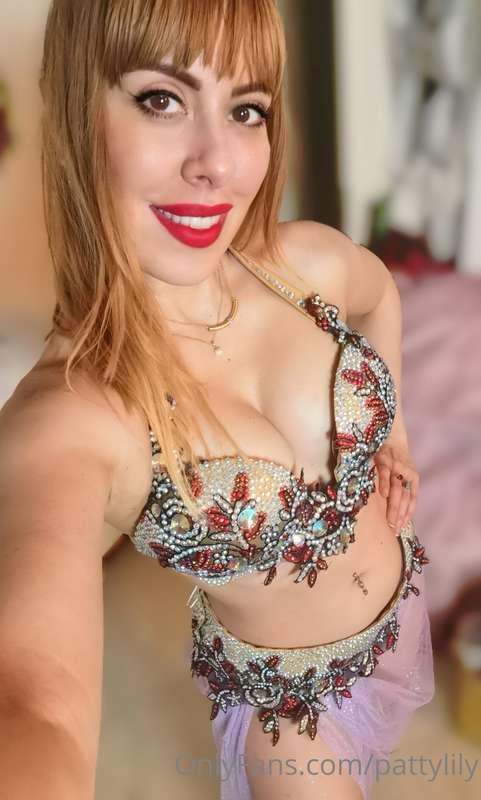 First show of the weekend in a few hours... On the beach 🥳🥳😍..