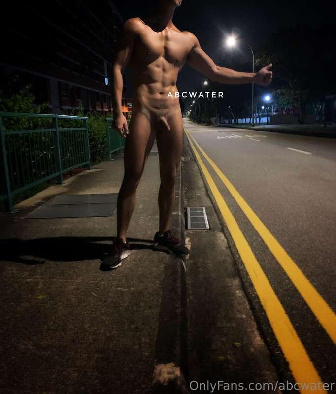 Will you stop for me? Pick me up and I will be good.  你會為我停車..