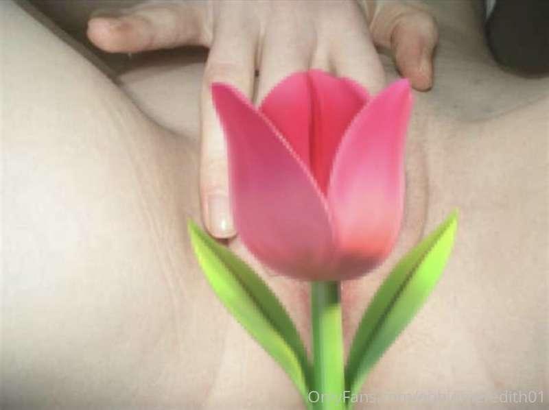 Tip me $3 to uncover x 🌷