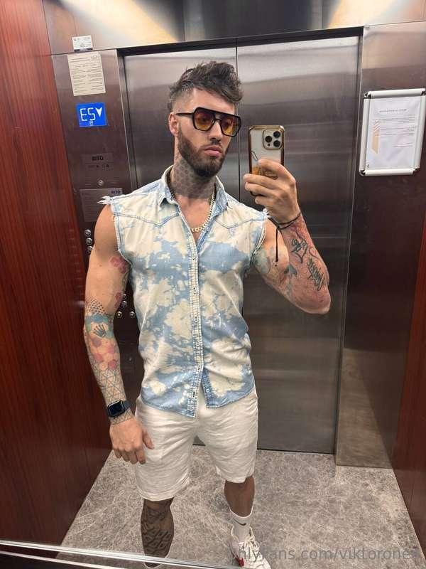 What would you do if you found me in such an elevator?❤️