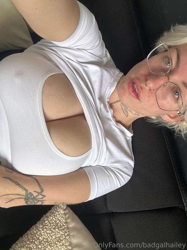 u wanted the no makeup pics, here u go😘