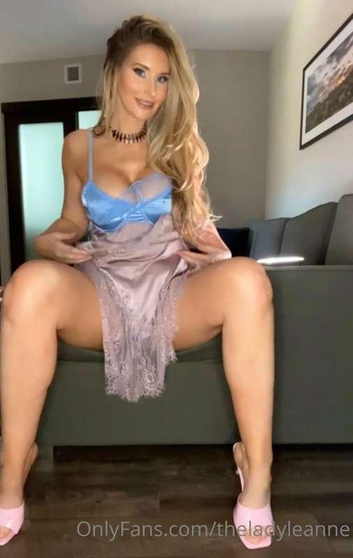 Felt sexy so imagine yourself under me.😏 What you’re experie..