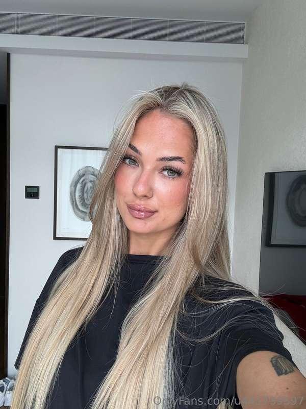 A selfie a day keeps the doctor away... ✨