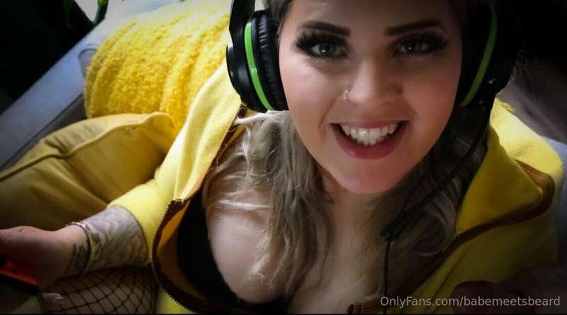 This is how happy I get when you say you’re going to cum 😘 &..