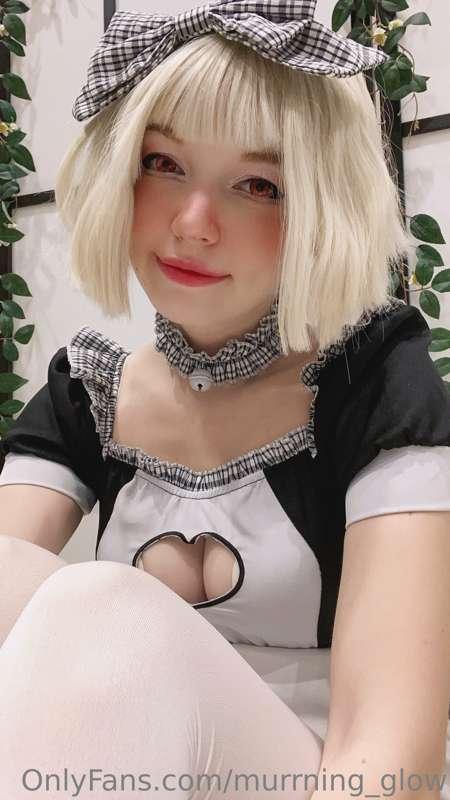How can I serve you? You want me to undress? Well, then chec..
