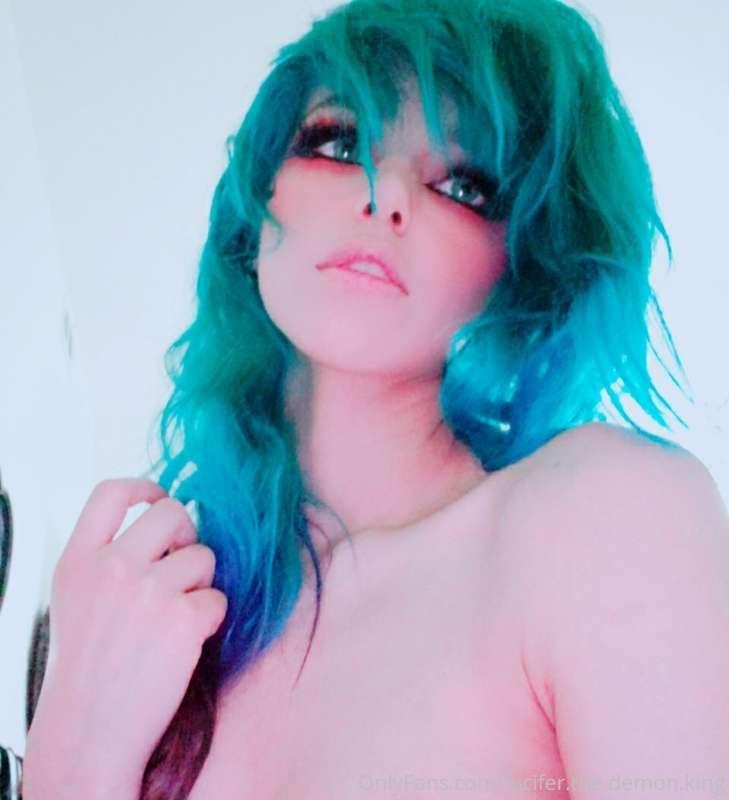 My hair was such a mess yesterday good lord~~~ gmorninxxD