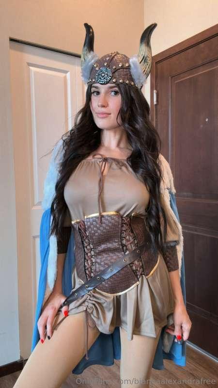 Do I make your Viking fantasies come true?😉👻💀😈🎃🛥️⚓️