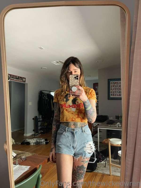My ass is kinda hanging out these shorts today 🥵