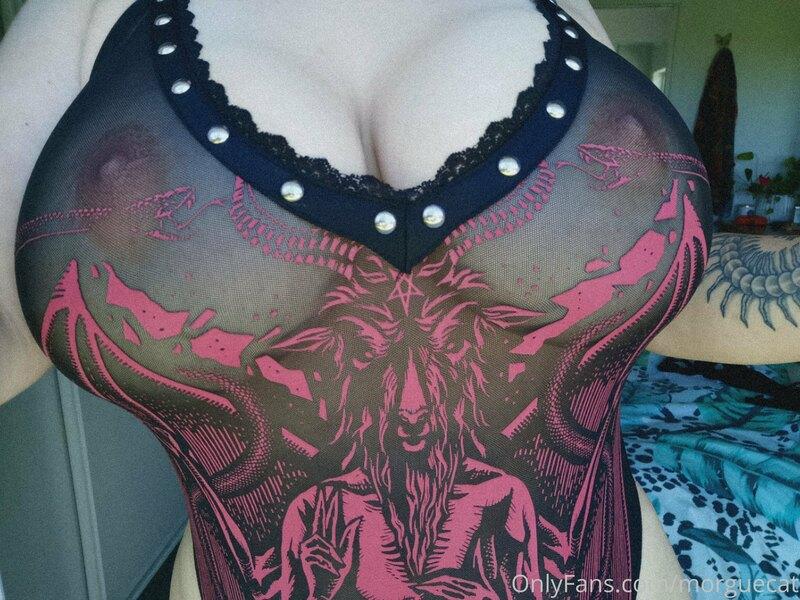 What my boobs look like in my two new body suits ? good morn..