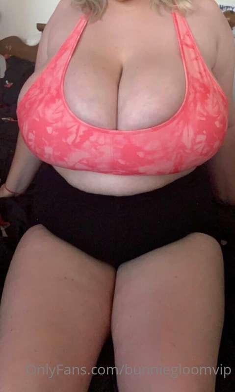 Sports bra