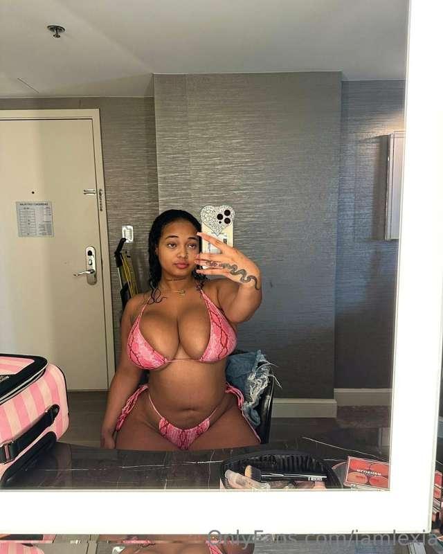 Morning papi! Are you hungry? 🤤