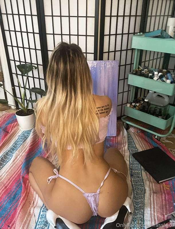 Go follow this babe she’s absolutely stunning 

🦋 FREE PAGE:..