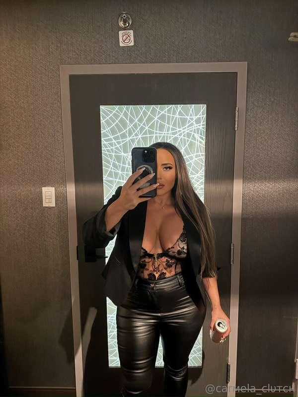 HAPPY FRIDAY BABY, please please please please go vote for m..