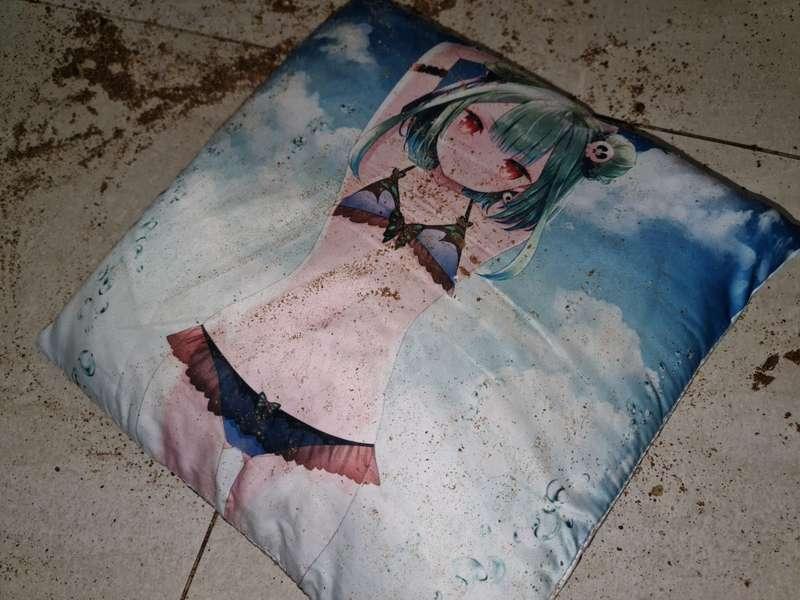 Dirty Rushia Cushion