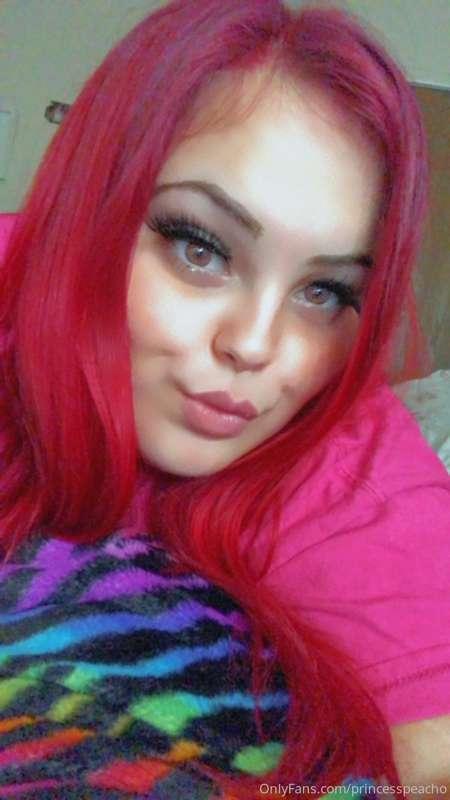 Today is a lazy day 😴 come keep me company babe 💕