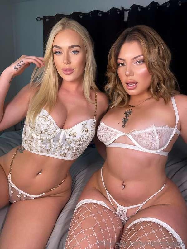 GIRL ON GIRL BUNDLE 💦💦😈💗💓 ITS TIME TO CUM HARDDDD… best time..