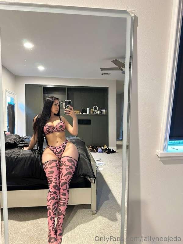 I’ll be posting lots of pink this month 💗 sorry not sorry 🤷🏻..