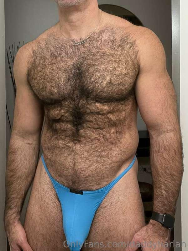 Happy Thong Thursday, my boys. Come nurse on this lycra tip.