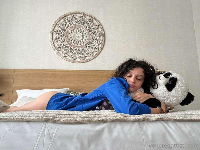Domenica: coccole, pigrizia e qualche sorpresa sotto le cope..