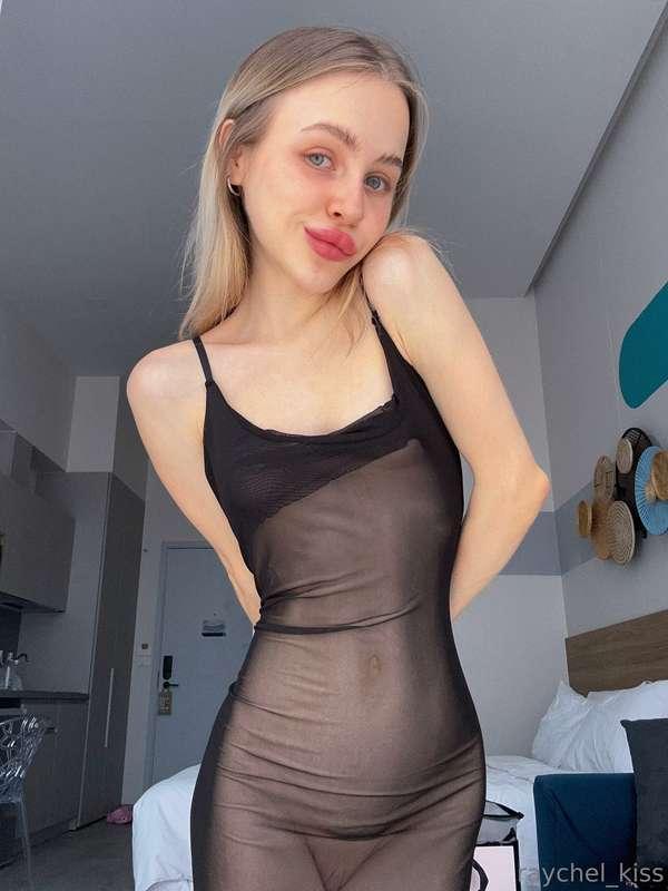 A great dress for going to a restaurant? 🥂🫦