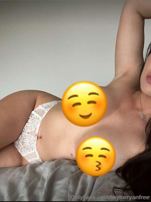 🍑 & 🍒 PIC BUNDLECUM check out this hot 11 pic bundle with pl..