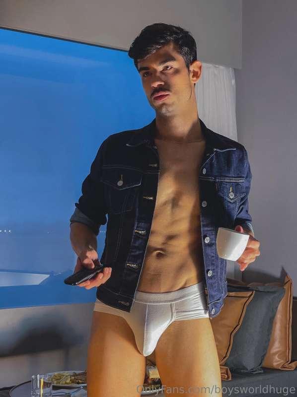 🔥S U B S C R I B E🔥  🇧🇷 Hey, I’m kallel! a hot brazilian boy..