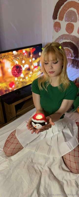 May the universe fulfill all your desires on Christmas. Merr..