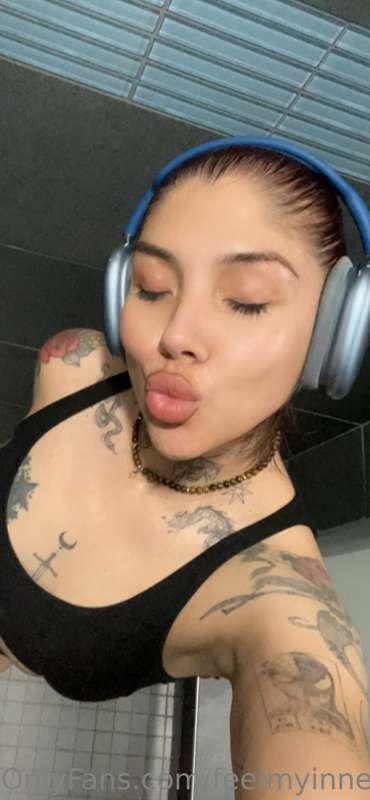 😘