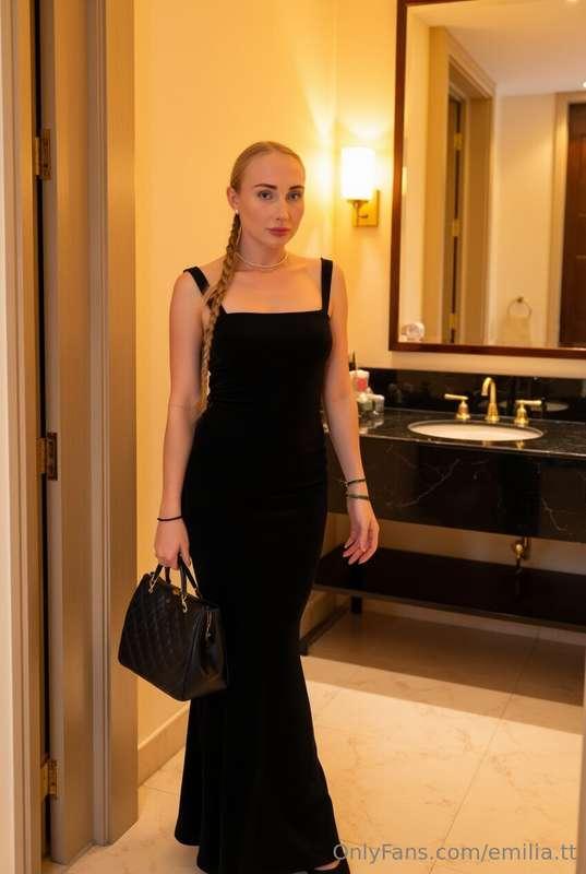 🌙 There are evenings that whisper… wear the dress. Not for a..