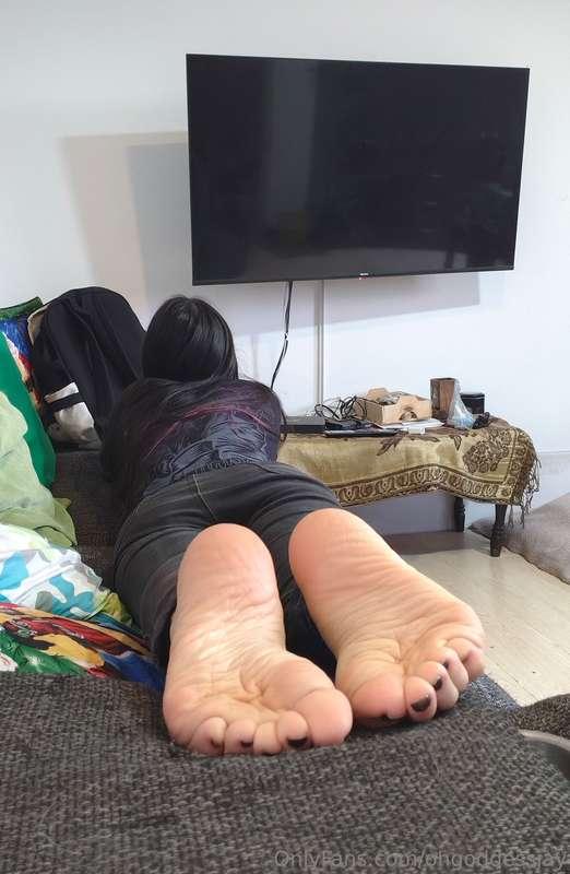 👣🛋️