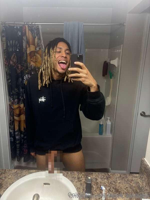 Wanna know what my tongue can do? 