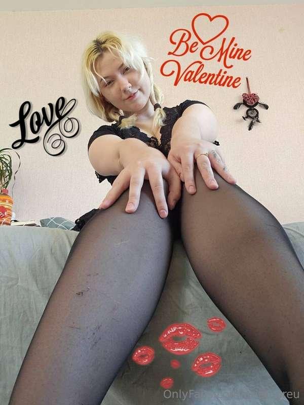 ## Hey, are you alone?😏💕Can i join you at this Valentine's D..