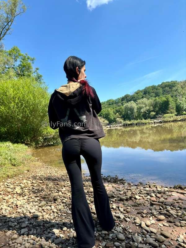 It's booty wednesday 🍑what's your favourite day? 😏