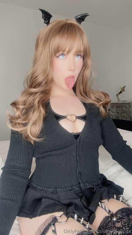 So you’re into succubus girls?