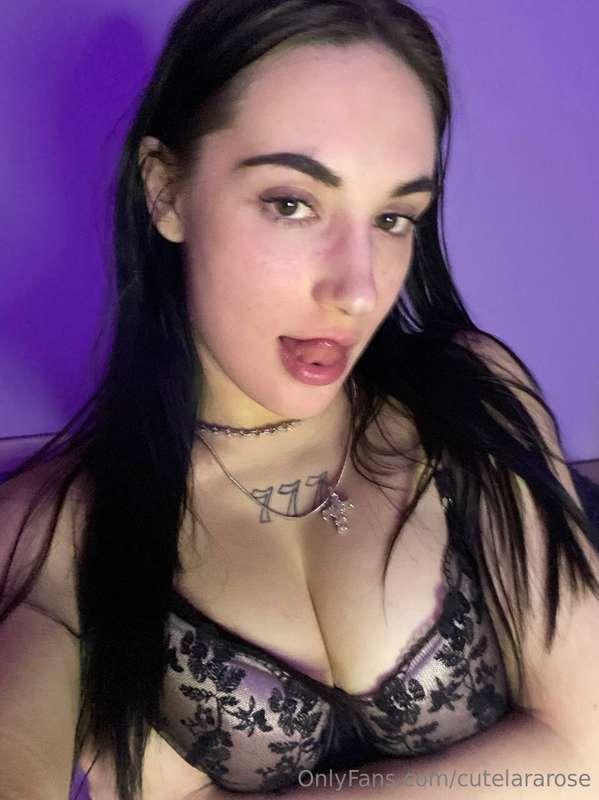 you can look, but you will never touch my lips 💋