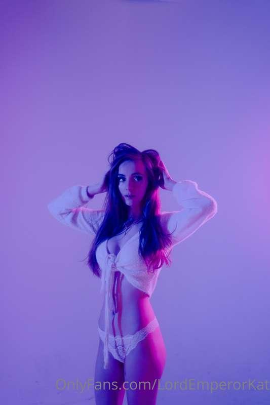 I can't stop reminiscing on this professional photo shoot! S..