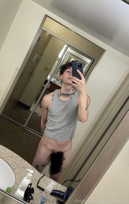 did something different… took a picture of my dick softtt🤭 i..