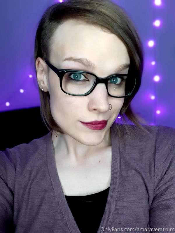 Hey everybody!! I get a new haircut and feel like a new lady..