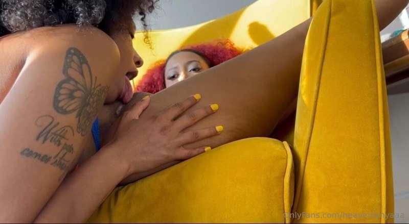 Licking my sexy redheaded friend’s pussy ! 😩