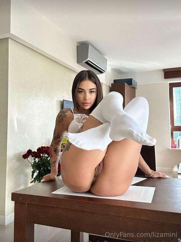 Ohhh HOW HOT she is now @your_doll_ariana 🔥 Horny kitty want..