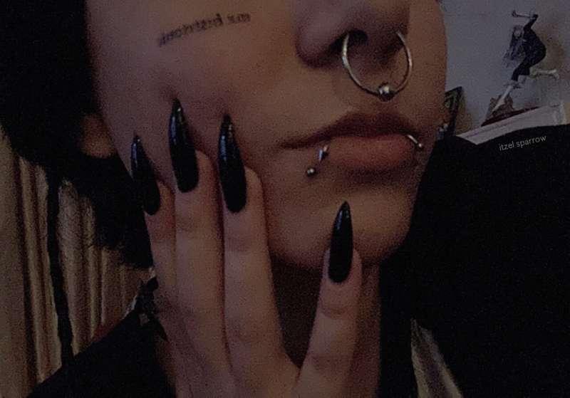 Big septum piercing for the win, I love it so muchhh 😖🖤🫶🏼