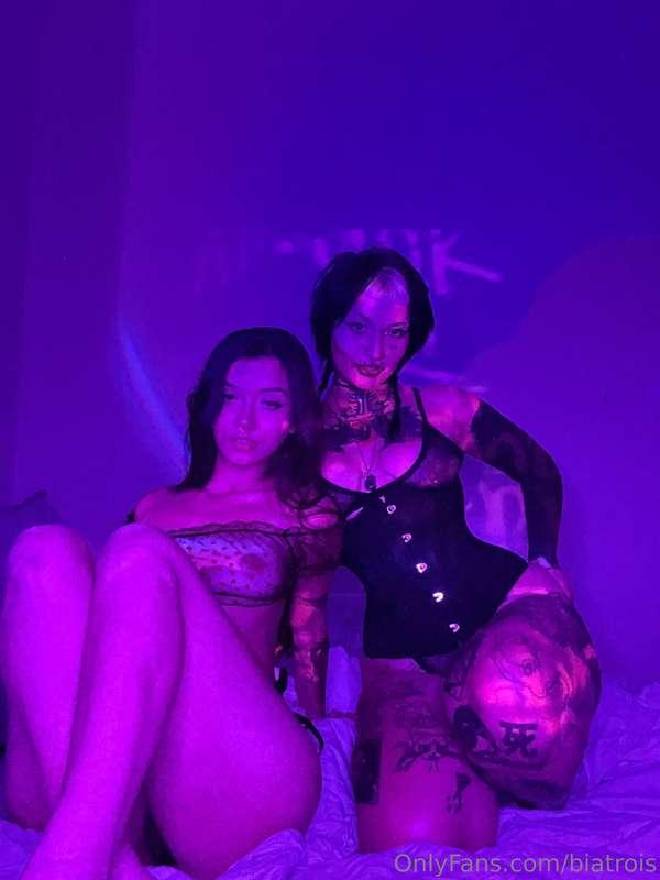 We are so hot together @borderwaifu